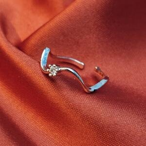 Elegant Wave Adjustable Ring – Minimal Sparkle Design